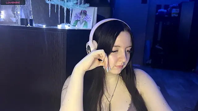 LauretteRagar online show from December 22, 5:21 pm