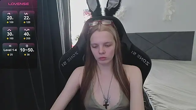 Luna Navy online show from September 30, 8:30 am