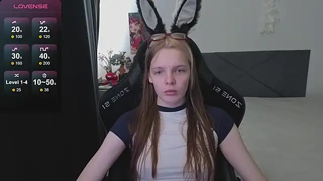 Luna Navy online show from October 6, 9:18 am