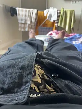 Snapshot of bigbulllaksh chatting on September 9, 6:35 am bigbulllaksh online show from September 9, 6:35 am