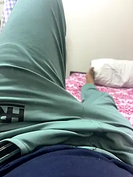 Snapshot of bigbulllaksh chatting on October 8, 5:32 pm bigbulllaksh online show from October 8, 5:32 pm