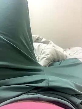 Snapshot of bigbulllaksh chatting on October 15, 2:06 pm bigbulllaksh online show from October 15, 2:06 pm