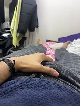 Snapshot of bigbulllaksh chatting on November 3, 9:27 pm bigbulllaksh online show from November 3, 9:27 pm