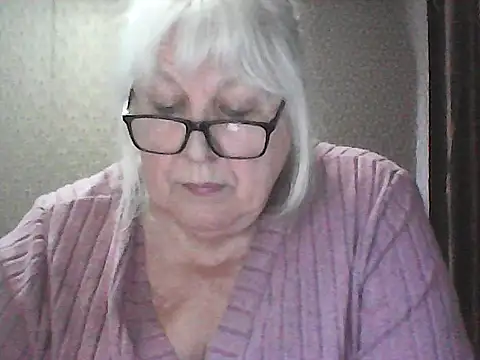 Alexia64231 online show from April 13, 2:44 pm