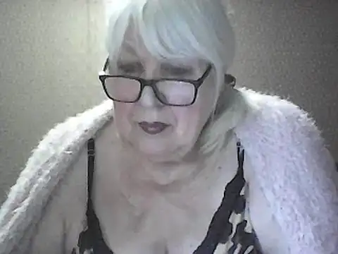 Alexia64231 online show from April 26, 2:48 pm