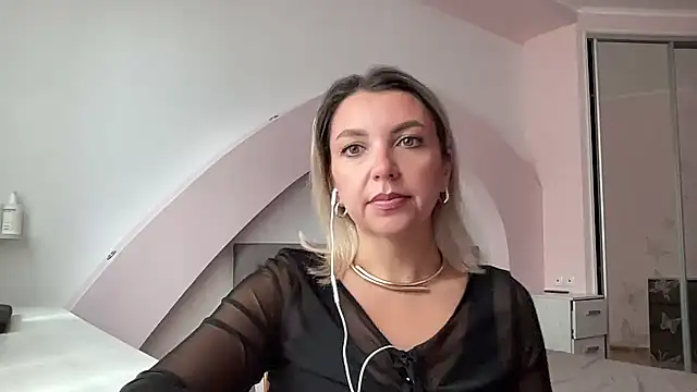 Snapshot of Beautysoul_ chatting on September 12, 9:09 am Beautysoul  online show from September 12, 9:09 am