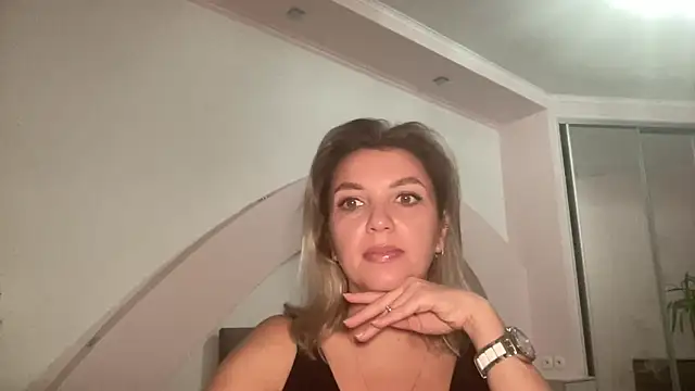 Snapshot of Beautysoul_ chatting on October 2, 3:52 pm Beautysoul  online show from October 2, 3:52 pm