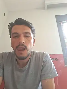 Snapshot of bisexsualman chatting on June 16, 8:17 am bisexsualman online show from June 16, 8:17 am