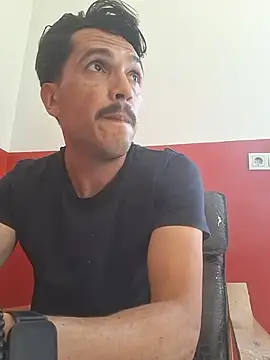 Snapshot of bisexsualman chatting on June 24, 10:14 am bisexsualman online show from June 24, 10:14 am