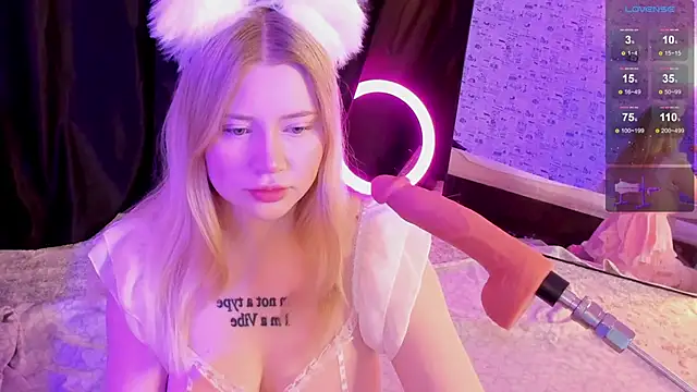 Lillie Berry online show from November 26, 4:24 am