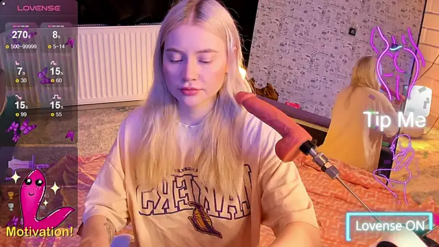 Lillie Berry online show from February 23, 4:43 am