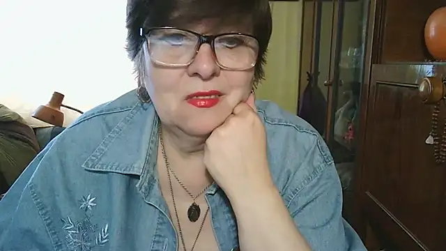 VeronicaGold511 online show from May 17, 8:23 am