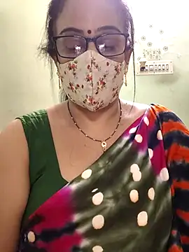 Snapshot of sweet-lotus chatting on May 1, 5:12 am sweet-lotus online show from May 1, 5:12 am