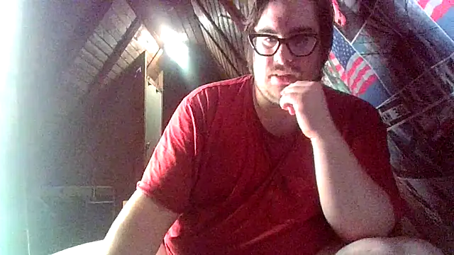 Snapshot of chubbyDavid1998 chatting on November 8, 3:23 pm chubbyDavid1998 online show from November 8, 3:23 pm