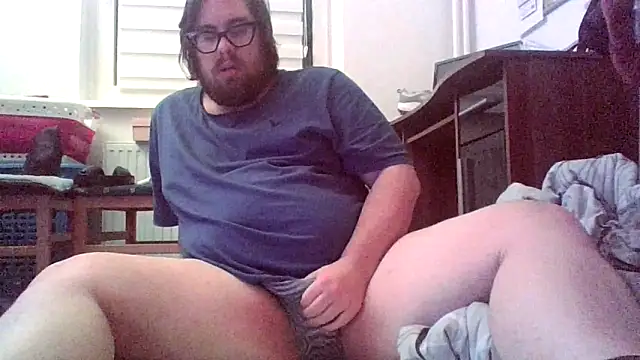 Snapshot of chubbyDavid1998 chatting on December 22, 10:51 pm chubbyDavid1998 online show from December 22, 10:51 pm