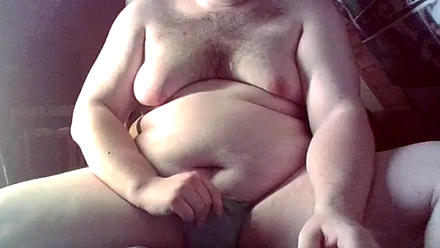 Snapshot of chubbyDavid1998 chatting on March 6, 5:20 pm chubbyDavid1998 online show from March 6, 5:20 pm