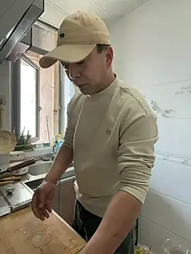 Snapshot of gghx666 chatting on March 10, 4:06 am gghx666 online show from March 10, 4:06 am