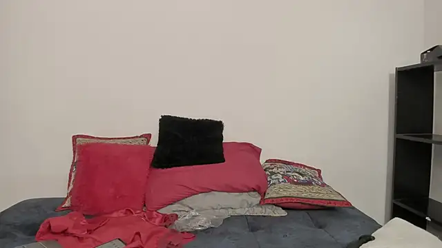 Snapshot of celeste111 chatting on December 4, 10:35 am celeste111 online show from December 4, 10:35 am