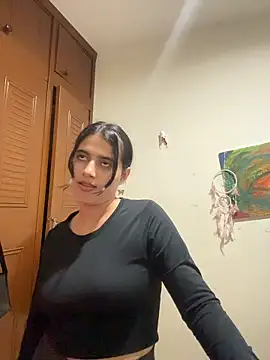 Snapshot of vikysexy283 chatting on December 18, 7:25 am vikysexy283 online show from December 18, 7:25 am