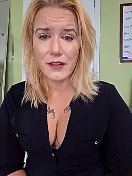 Snapshot of RhondaRump chatting on October 26, 4:57 pm RhondaRump online show from October 26, 4:57 pm