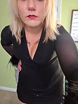 Snapshot of RhondaRump chatting on October 27, 2:21 pm RhondaRump online show from October 27, 2:21 pm