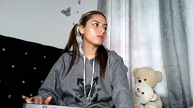 Snapshot of abella-lemus chatting on November 25, 3:12 pm abella-lemus online show from November 25, 3:12 pm