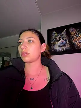 Snapshot of AriaBliss- chatting on September 22, 3:30 am AriaBliss- online show from September 22, 3:30 am