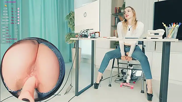 Snapshot of milahouston chatting on November 30, 7:23 am milahouston online show from November 30, 7:23 am