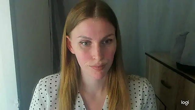 JuliaMuuun online show from June 7, 8:01 pm