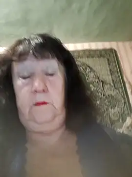 CrystalLime6411 online show from October 27, 5:00 am