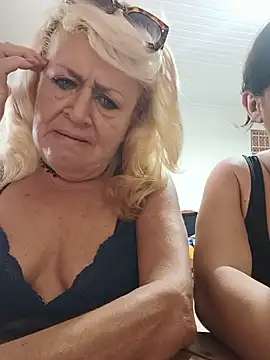 Snapshot of Belladama61 chatting on May 18, 10:10 am Belladama61 online show from May 18, 10:10 am