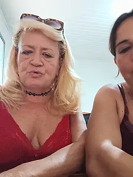 Snapshot of Belladama61 chatting on June 5, 10:10 am Belladama61 online show from June 5, 10:10 am