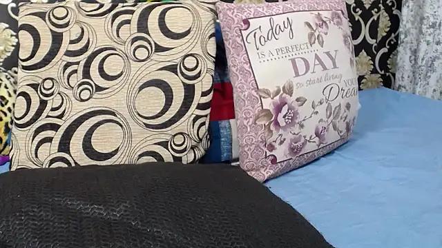 Snapshot of Ozimpho chatting on October 22, 6:51 pm Ozimpho online show from October 22, 6:51 pm