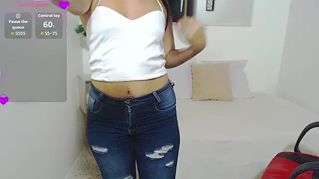 SamantaSweett  online show from March 12, 11:44 pm