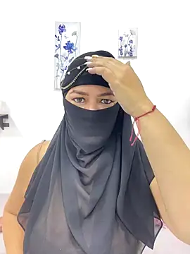 Snapshot of Amyraa_ chatting on December 1, 3:33 am Amyraa online show from December 1, 3:33 am