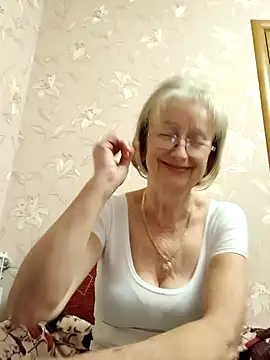 Snapshot of AlikaSwan5821 chatting on September 13, 1:55 pm AlikaSwan5821 online show from September 13, 1:55 pm