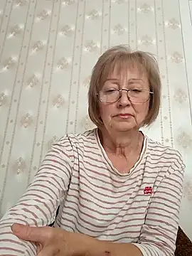 Snapshot of AlikaSwan5821 chatting on September 15, 1:22 pm AlikaSwan5821 online show from September 15, 1:22 pm