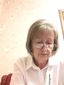 Snapshot of AlikaSwan5821 chatting on September 16, 12:50 pm AlikaSwan5821 online show from September 16, 12:50 pm