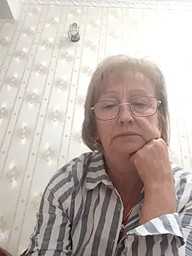 Snapshot of AlikaSwan5821 chatting on September 22, 6:32 pm AlikaSwan5821 online show from September 22, 6:32 pm