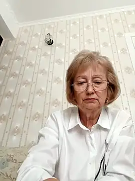 Snapshot of AlikaSwan5821 chatting on September 24, 12:52 pm AlikaSwan5821 online show from September 24, 12:52 pm