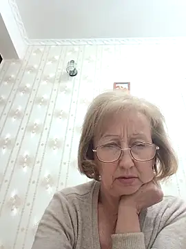 Snapshot of AlikaSwan5821 chatting on September 27, 6:35 pm AlikaSwan5821 online show from September 27, 6:35 pm