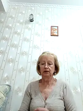 Snapshot of AlikaSwan5821 chatting on September 30, 7:41 pm AlikaSwan5821 online show from September 30, 7:41 pm