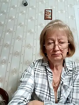 Snapshot of AlikaSwan5821 chatting on October 4, 1:42 pm AlikaSwan5821 online show from October 4, 1:42 pm