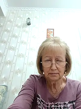 Snapshot of AlikaSwan5821 chatting on October 8, 1:20 pm AlikaSwan5821 online show from October 8, 1:20 pm