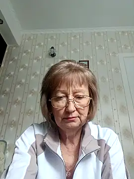 Snapshot of AlikaSwan5821 chatting on October 17, 10:29 am AlikaSwan5821 online show from October 17, 10:29 am