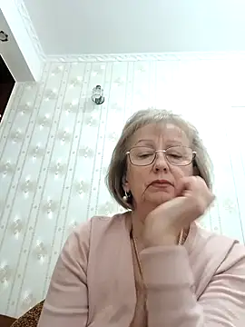 Snapshot of AlikaSwan5821 chatting on October 19, 2:07 pm AlikaSwan5821 online show from October 19, 2:07 pm