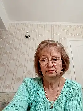 Snapshot of AlikaSwan5821 chatting on October 21, 12:28 pm AlikaSwan5821 online show from October 21, 12:28 pm