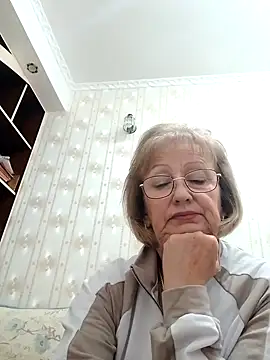 Snapshot of AlikaSwan5821 chatting on October 22, 6:51 pm AlikaSwan5821 online show from October 22, 6:51 pm