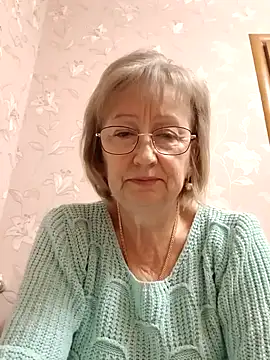 Snapshot of AlikaSwan5821 chatting on October 26, 12:11 pm AlikaSwan5821 online show from October 26, 12:11 pm