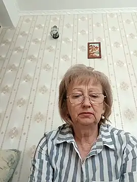 Snapshot of AlikaSwan5821 chatting on October 28, 12:30 pm AlikaSwan5821 online show from October 28, 12:30 pm